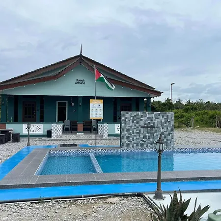 Rumah Armand Private Pool 5 bilik Pengkalan Balak Tg Bidara Masjid Tanah Melaka-2