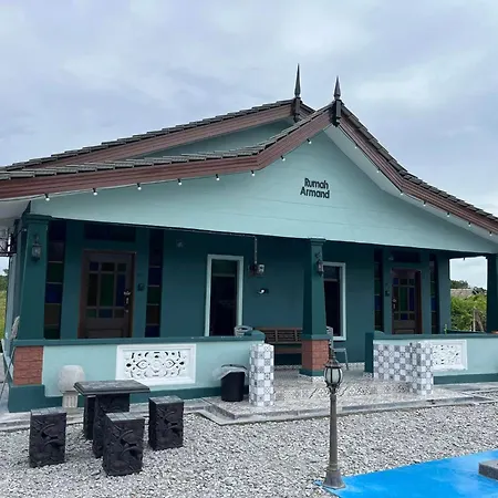 Rumah Armand Private Pool 5 bilik Pengkalan Balak Tg Bidara Masjid Tanah Melaka-3